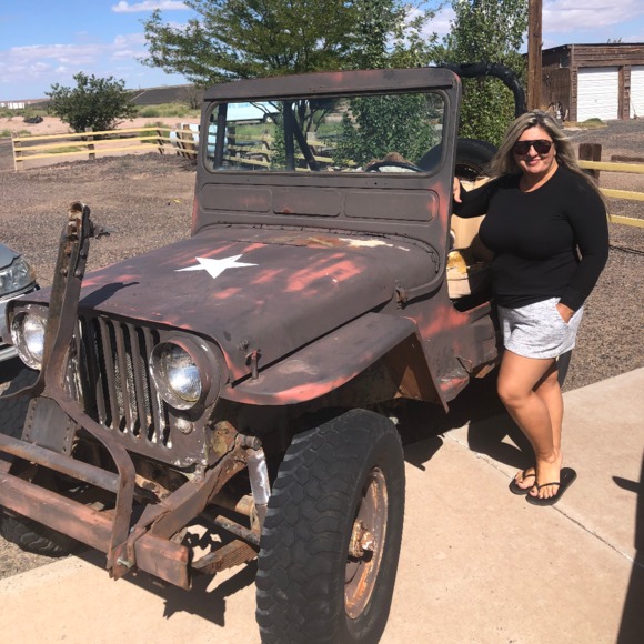 Meet your Posher, Nicole - Picture 1 of 1